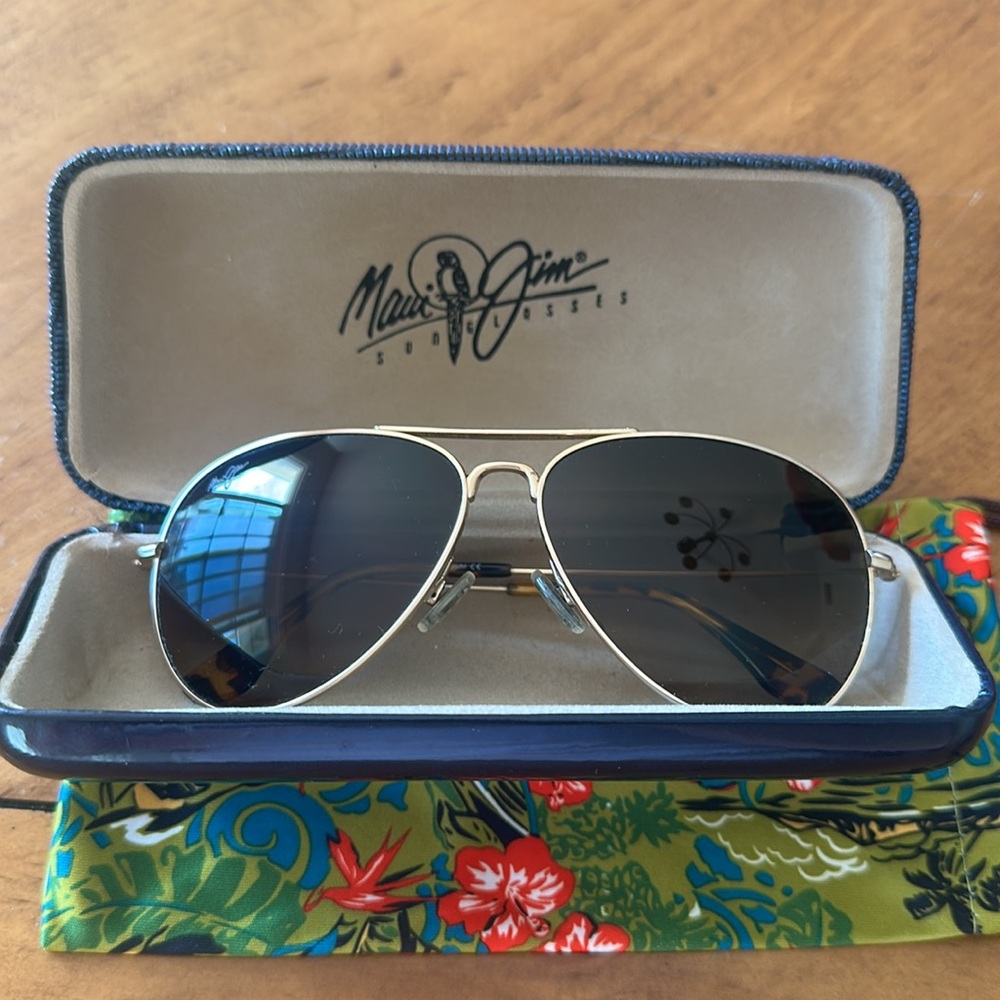 Maui Jim Titanium Mavericks Aviator Sunglasses - Gold HS264-16